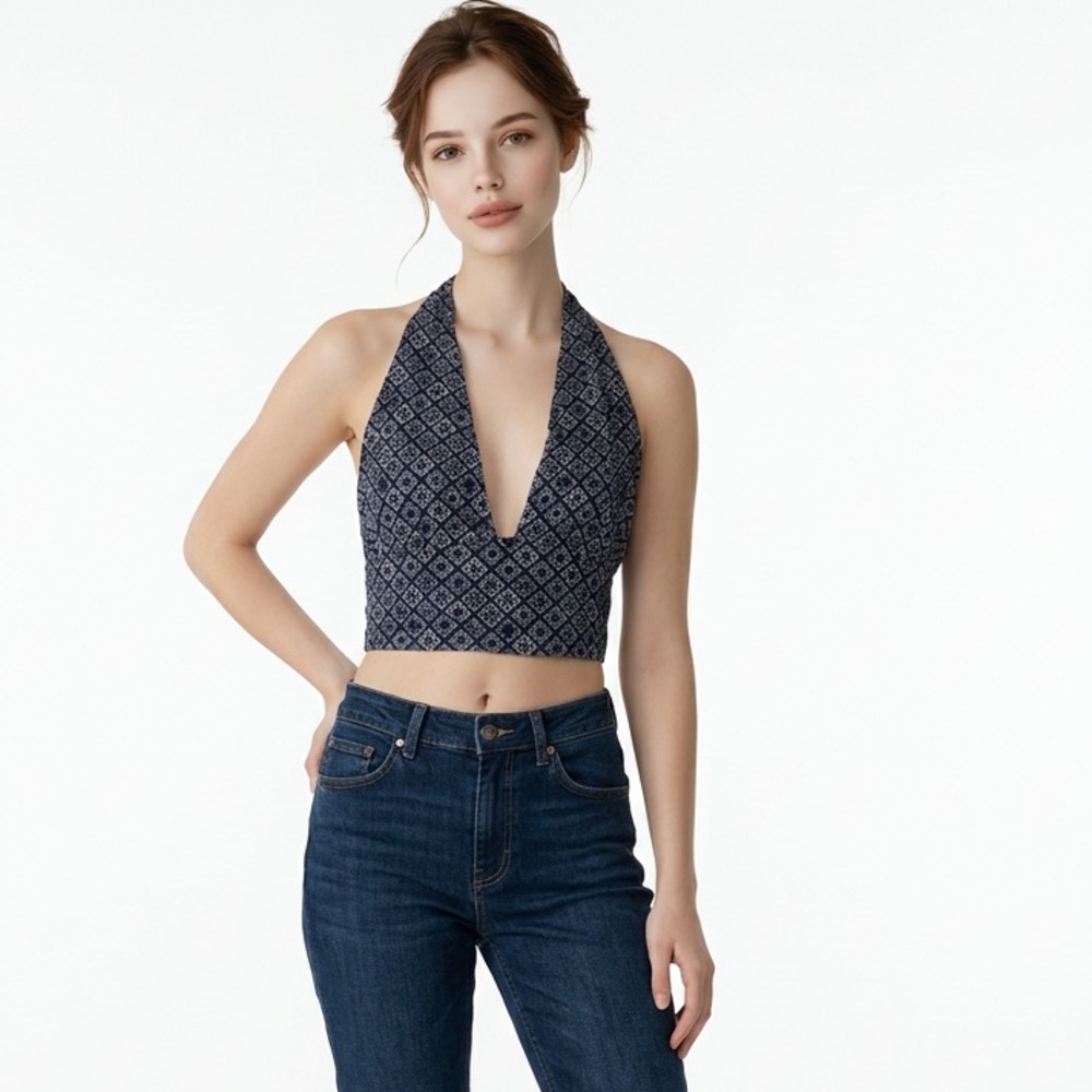 Kendall & Kylie Women's New Large Halter Top. LTOP761